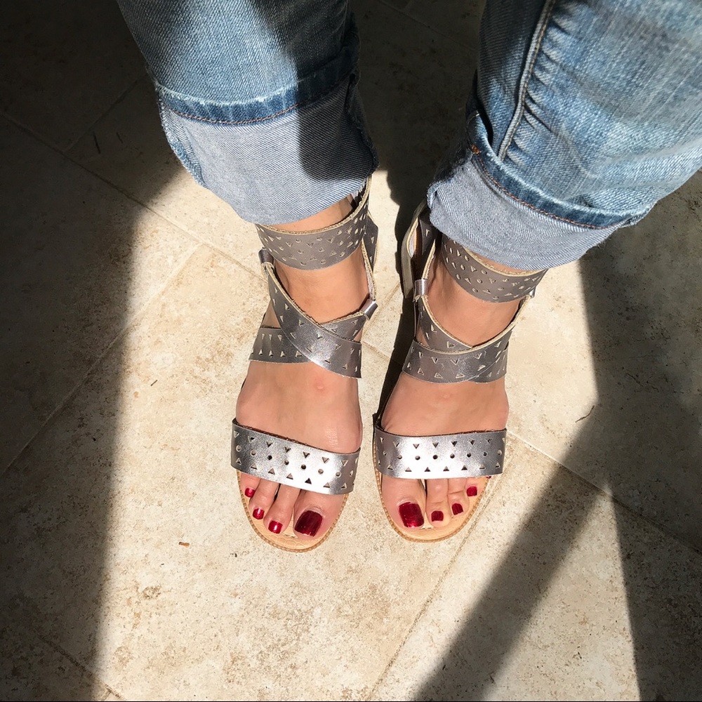 LAST ONE‼️S/5.5 - Silver Cut-out Sandals! 💿 - Picture 6 of 8